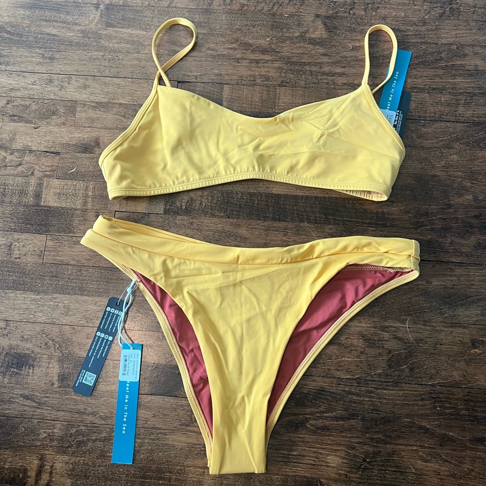 Jolyn Erin Top and Alanna Bottoms